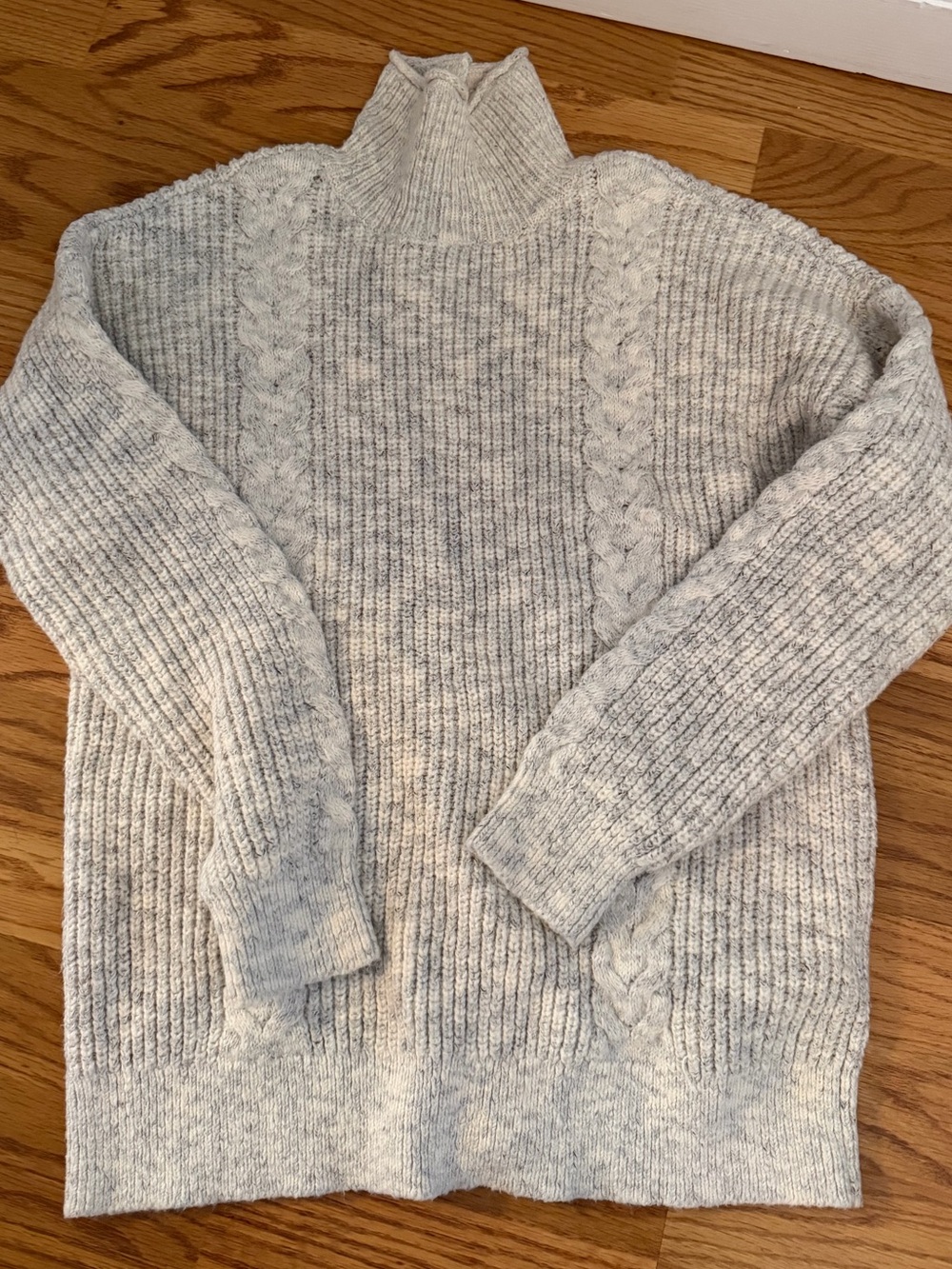 Abercrombie & Fitch Light Heather Gray Cable Mockneck Sweater
